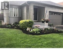 14 AMBLECOTE PLACE, Hamilton, Ontario