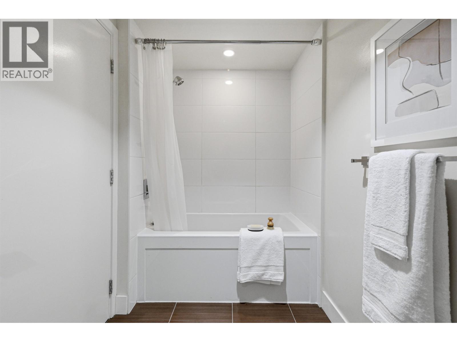 205 158 W 13th Street, North Vancouver, British Columbia  V7M 0A7 - Photo 24 - R3139676