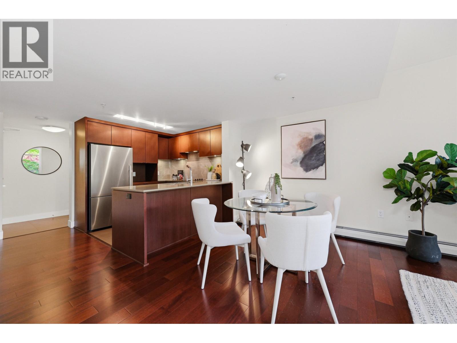 205 158 W 13th Street, North Vancouver, British Columbia  V7M 0A7 - Photo 5 - R3139676