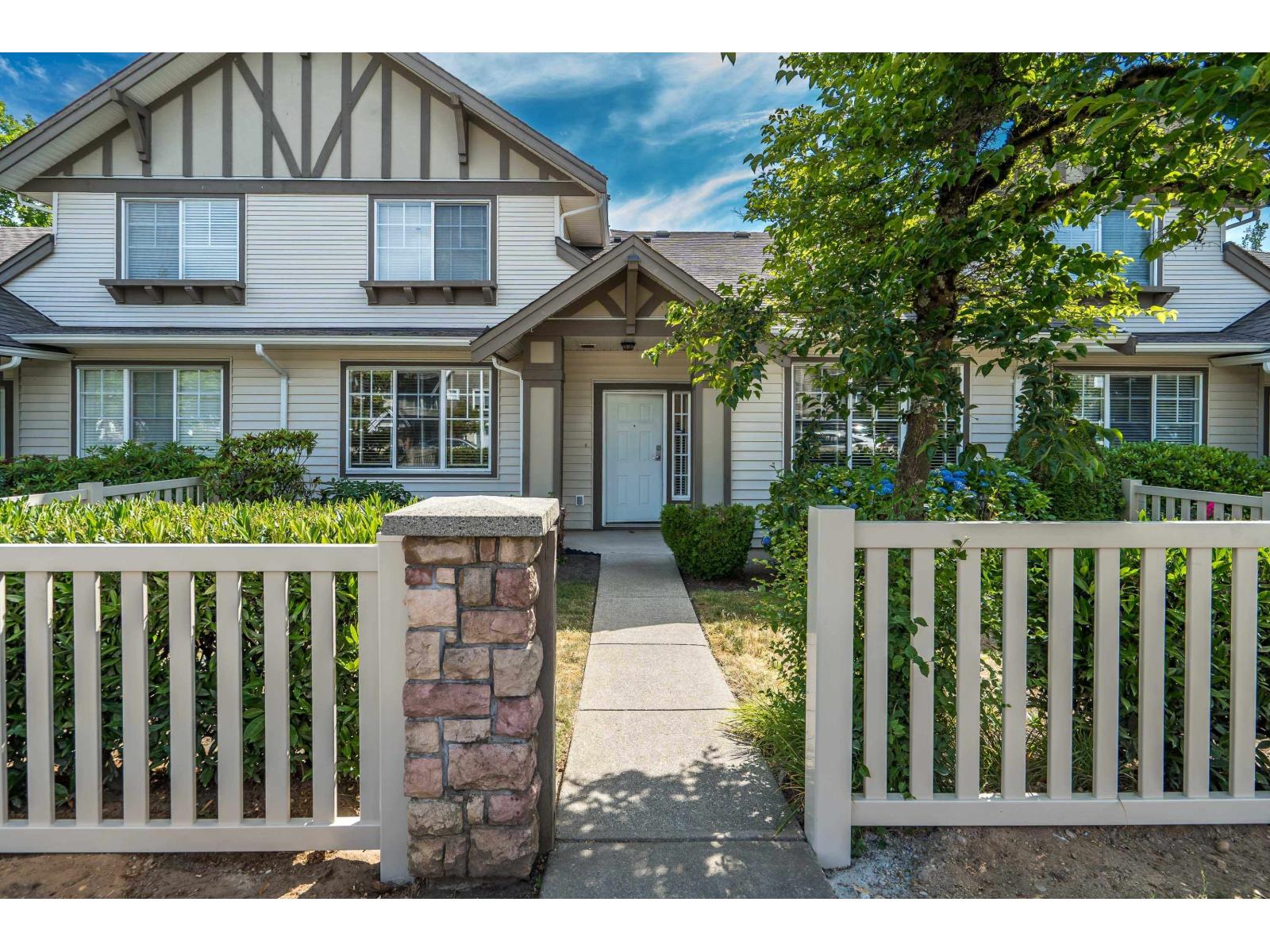 49 15868 85 AVENUE, Surrey, British Columbia