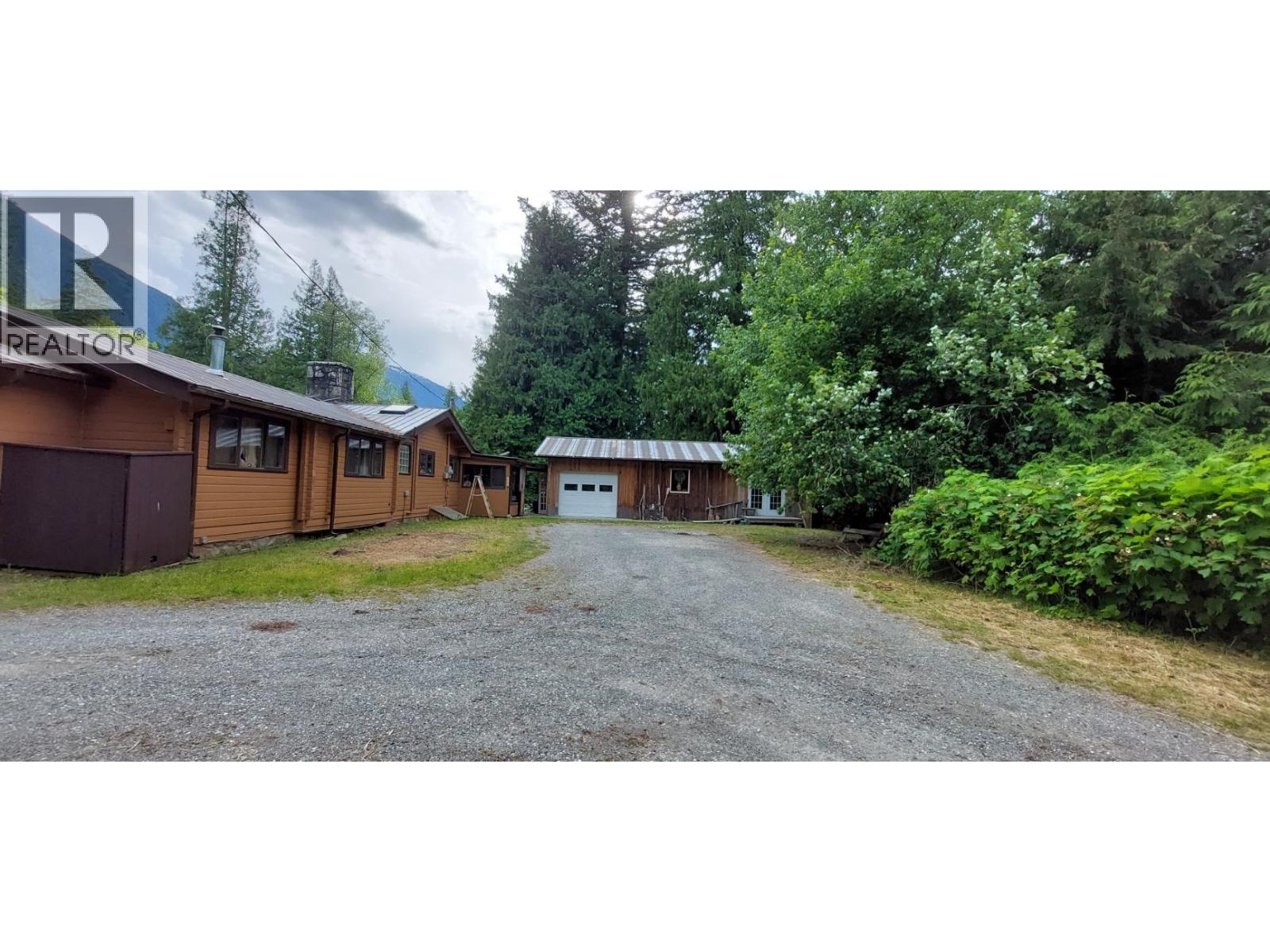 1156 Mack Road, Bella Coola, British Columbia  V0T 1C0 - Photo 4 - R3139683