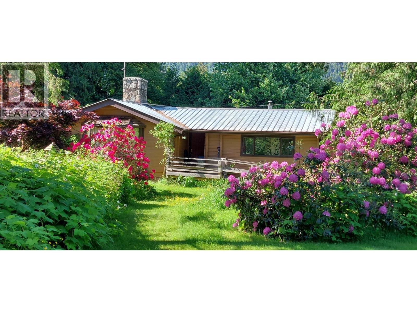 1156 Mack Road, Bella Coola, British Columbia  V0T 1C0 - Photo 2 - R3139683