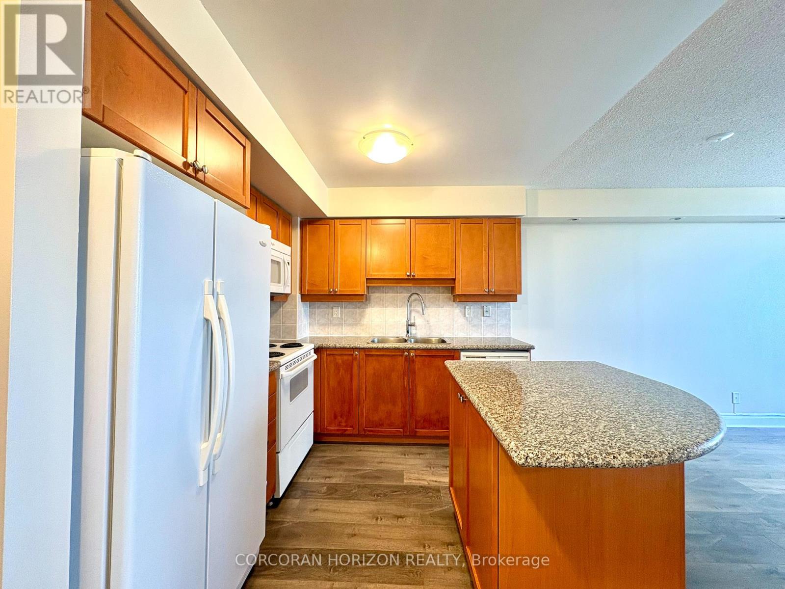 1006 - 78 Harrison Garden Boulevard, Toronto, Ontario  M2N 7E2 - Photo 6 - C13486002