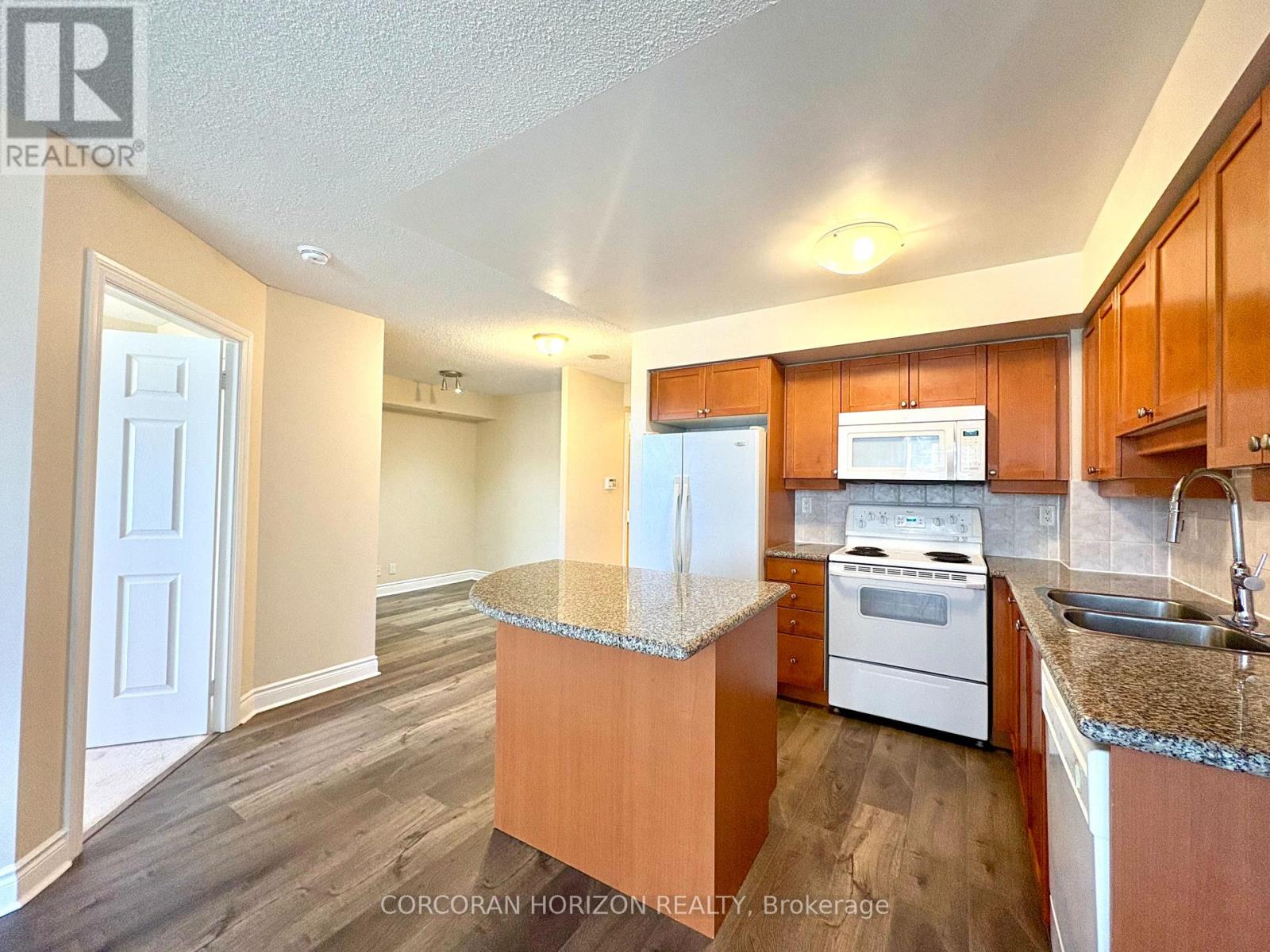 1006 - 78 Harrison Garden Boulevard, Toronto, Ontario  M2N 7E2 - Photo 8 - C13486002