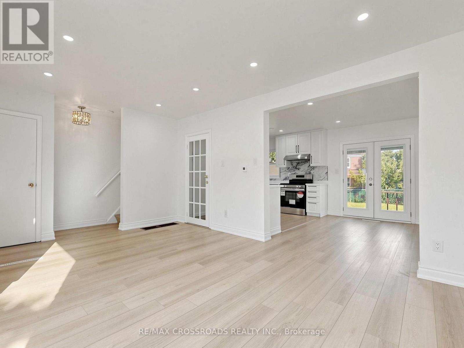 53 Bonniewood Road, Toronto, Ontario  M1K 2L9 - Photo 8 - E13485992