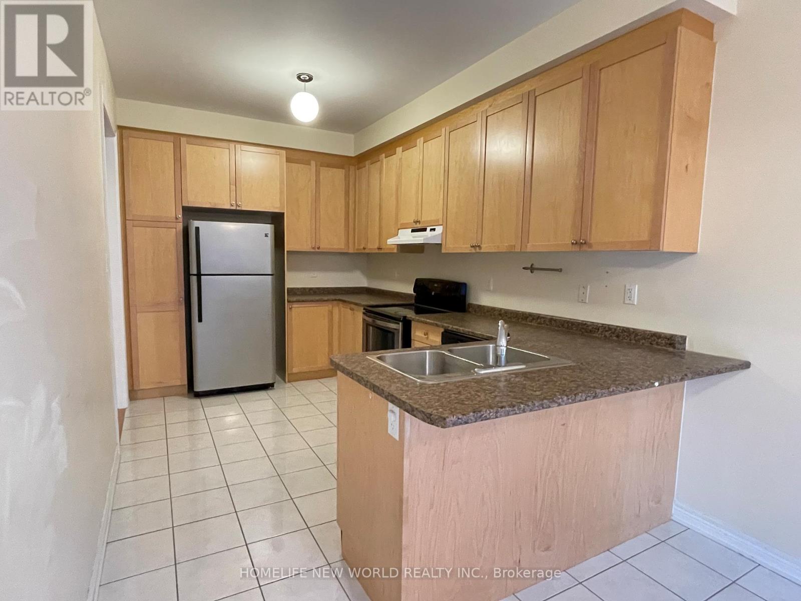 3 Robert Osprey Drive, Markham, Ontario  L6C 0K9 - Photo 5 - N13486074