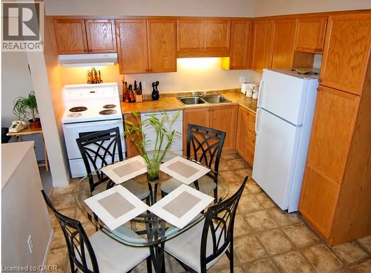 151 Clairfields Drive E Unit# 39, Guelph, Ontario  N1L 1P5 - Photo 4 - 40842756