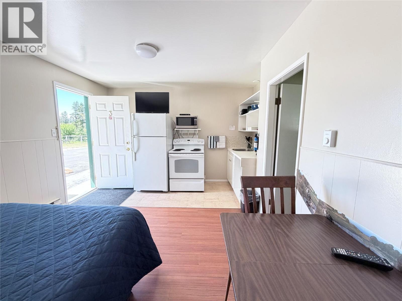 4539 Barleben Road, Skookumchuck, British Columbia  V0B 2E0 - Photo 28 - 10392380