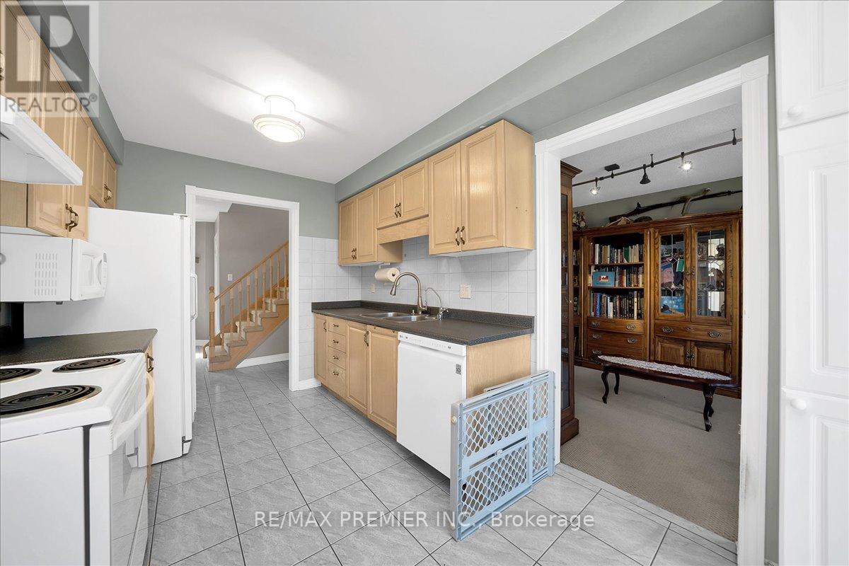 17 Berrydown Drive, Caledon, Ontario  L7E 1L6 - Photo 7 - W13486010