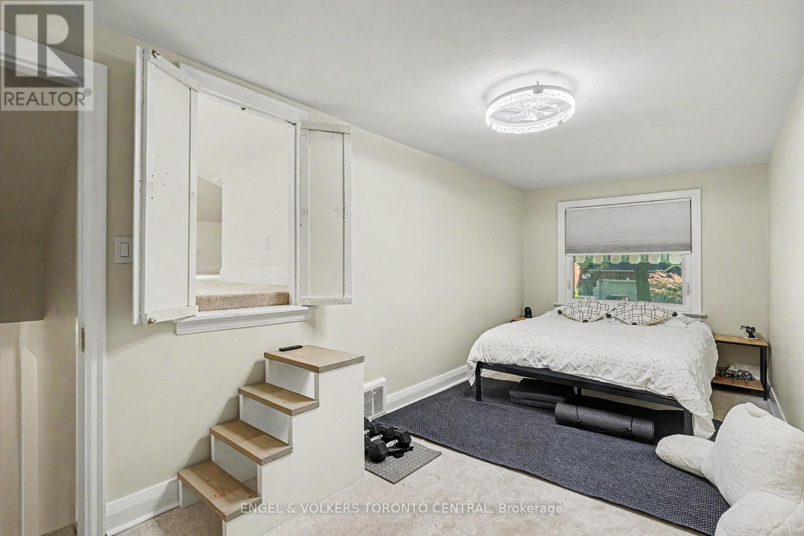 28 Inverleigh Drive, Toronto, Ontario  M8Y 3E3 - Photo 14 - W13486042