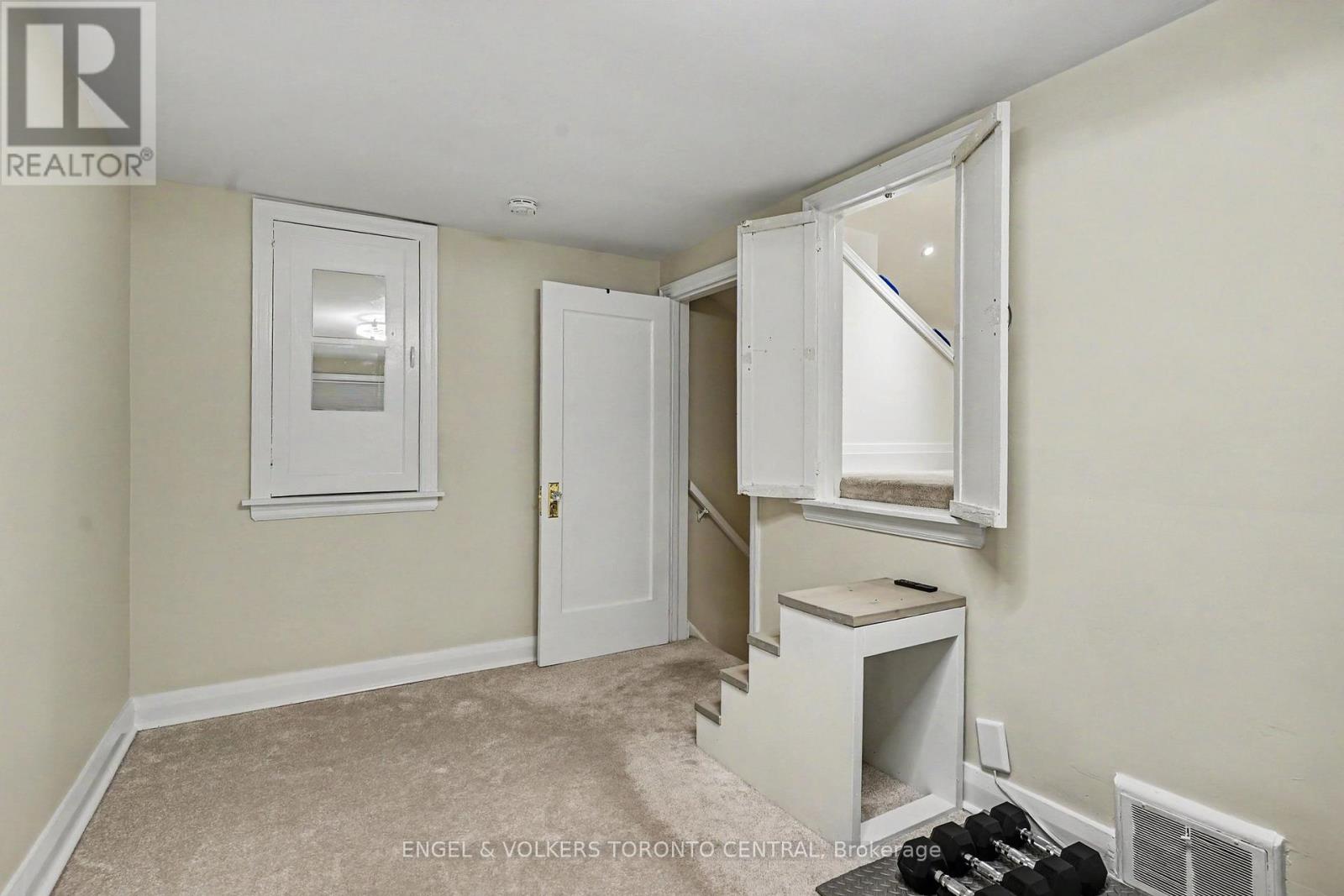 28 Inverleigh Drive, Toronto, Ontario  M8Y 3E3 - Photo 15 - W13486042