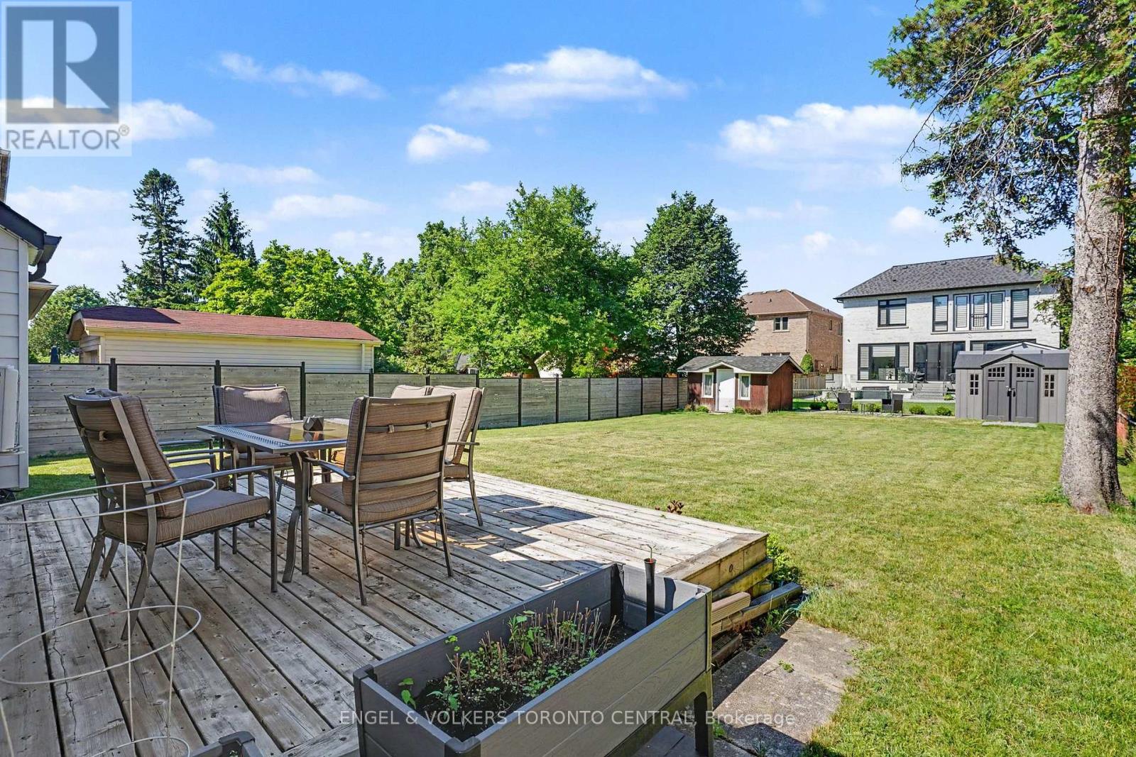 28 Inverleigh Drive, Toronto, Ontario  M8Y 3E3 - Photo 27 - W13486042