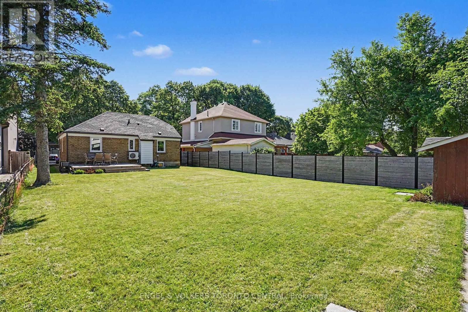28 Inverleigh Drive, Toronto, Ontario  M8Y 3E3 - Photo 29 - W13486042