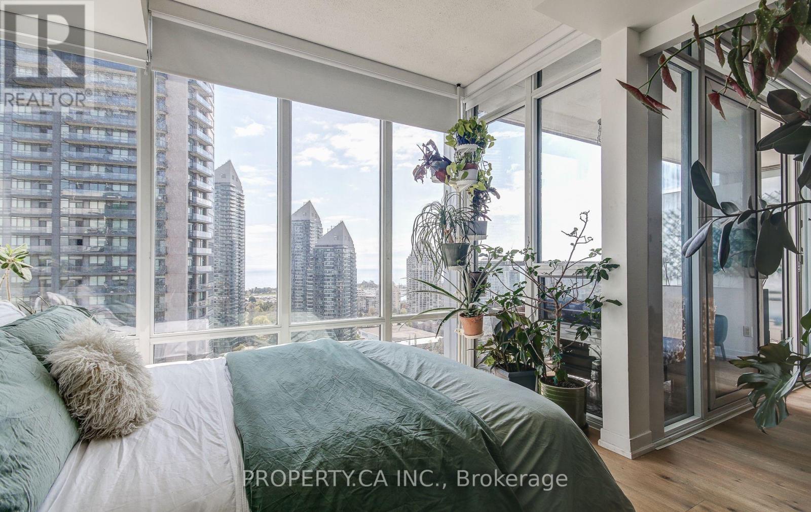 2607 - 88 Park Lawn Road, Toronto, Ontario  M8Y 0B5 - Photo 3 - W13486052