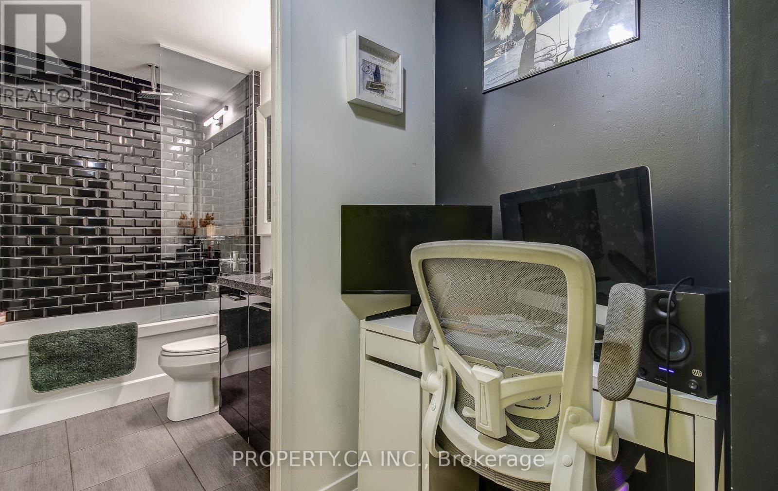 2607 - 88 Park Lawn Road, Toronto, Ontario  M8Y 0B5 - Photo 5 - W13486052
