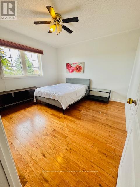 5847 Summerside Drive, Mississauga, Ontario  L5M 6J5 - Photo 10 - W13486080