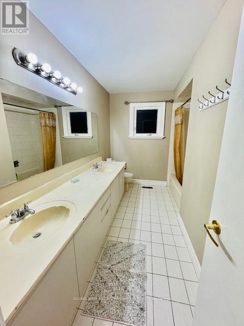 4562 Penhallow Road, Mississauga, Ontario  L5V 1E8 - Photo 12 - W13486084