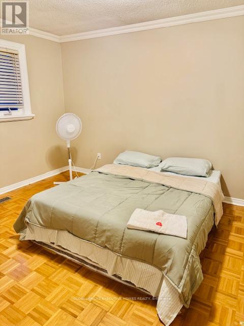 4562 Penhallow Road, Mississauga, Ontario  L5V 1E8 - Photo 7 - W13486084