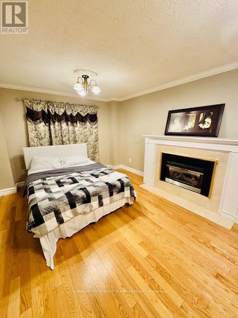 4562 Penhallow Road, Mississauga, Ontario  L5V 1E8 - Photo 9 - W13486084