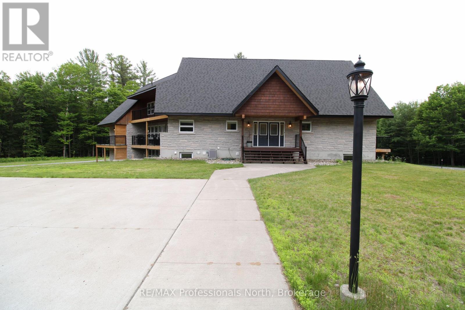 1196 RAVENSCLIFFE ROAD, Huntsville, Ontario
