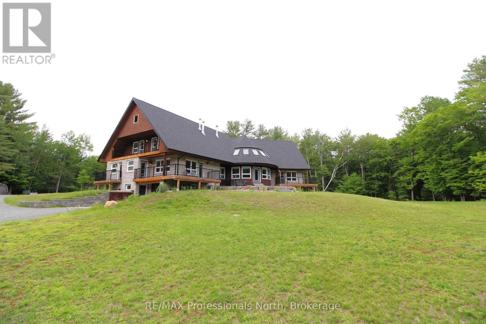 1196 Ravenscliffe Road, Huntsville, Ontario  P1H 2N5 - Photo 2 - X13483746