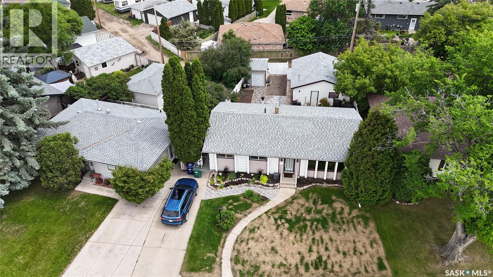 10 Stewart Avenue, Saskatoon, Saskatchewan  S7L 3S6 - Photo 1 - SK040504