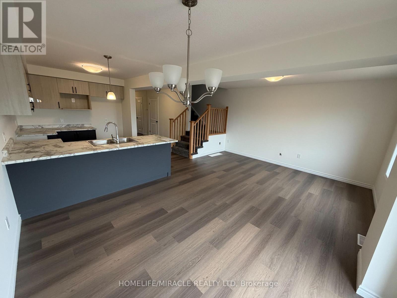 115 Mattingley Street, Brant, Ontario  N3L 2M2 - Photo 2 - X13485982
