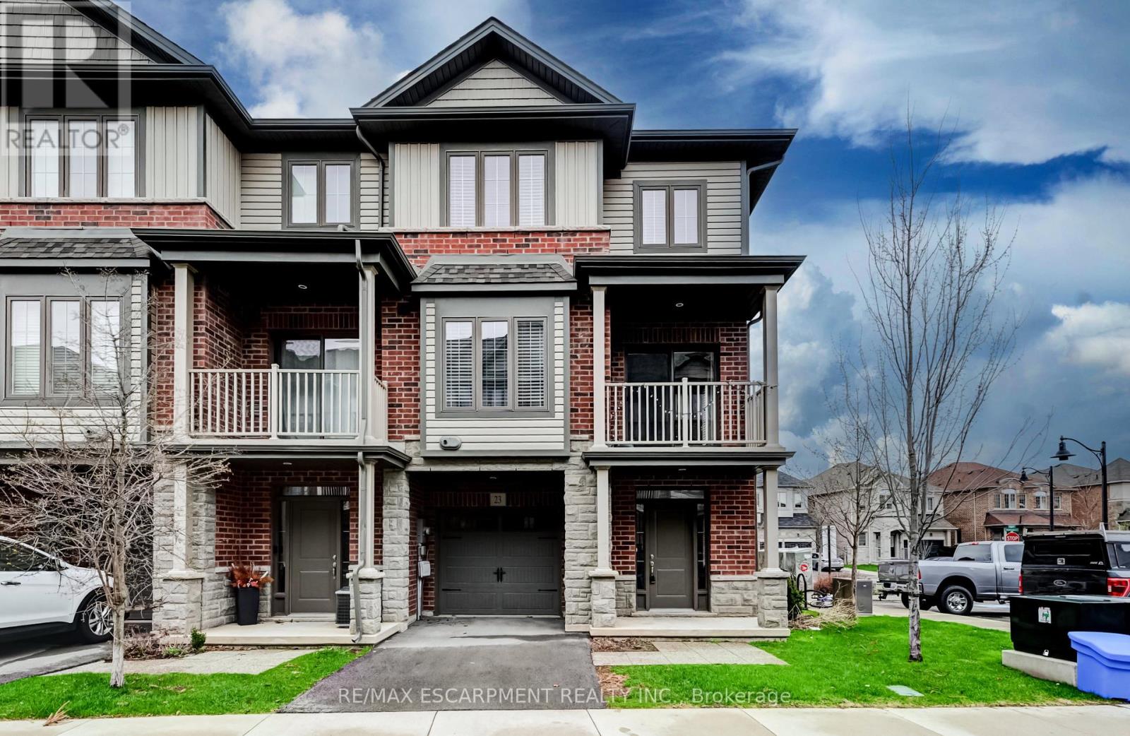 23 RIDGESIDE LANE, Hamilton, Ontario