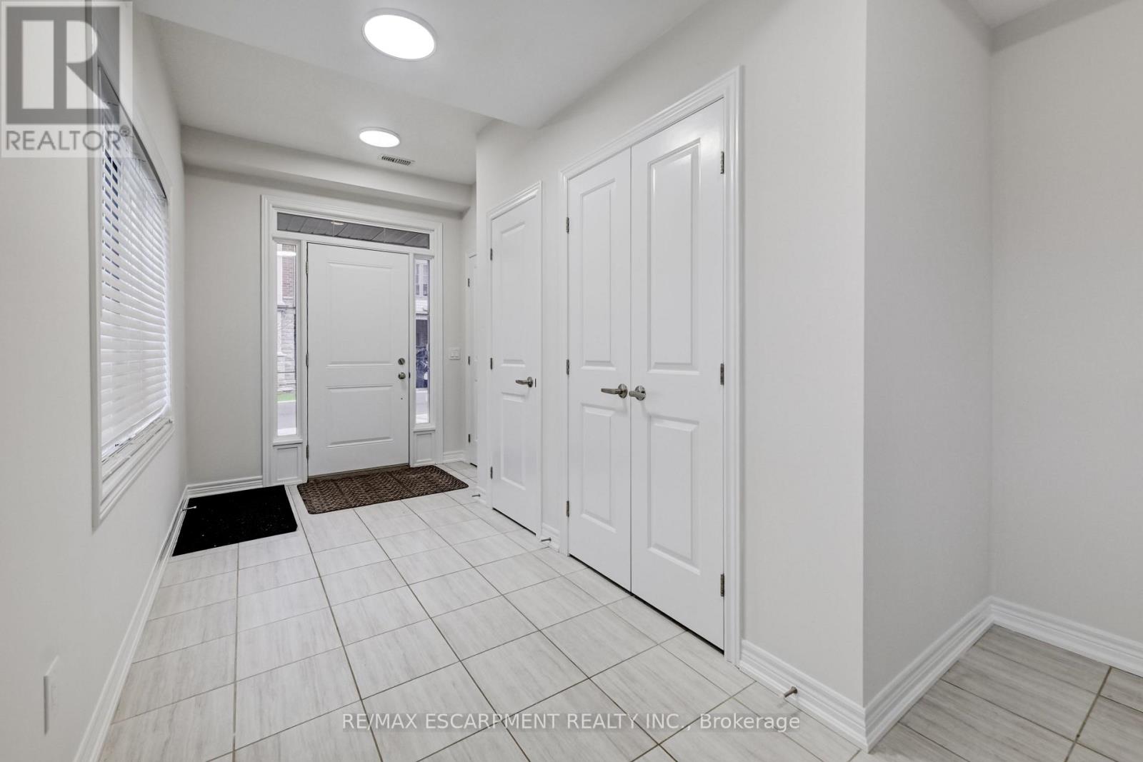 23 Ridgeside Lane, Hamilton, Ontario  L8B 1W5 - Photo 5 - X13486054