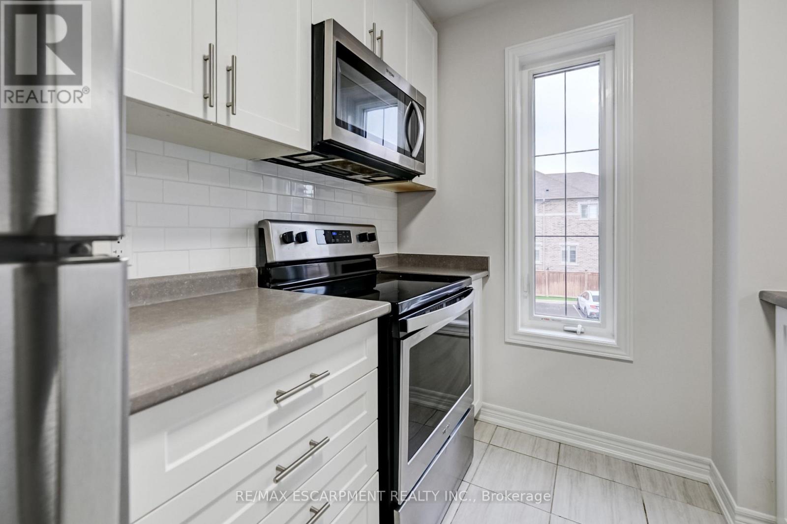 23 Ridgeside Lane, Hamilton, Ontario  L8B 1W5 - Photo 9 - X13486054