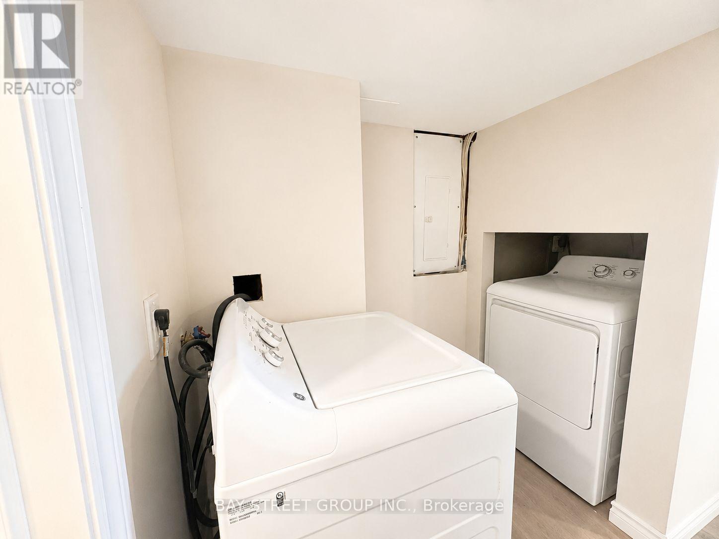 Bsmt - 808 Tenth Avenue, Hamilton, Ontario  L8T 2G6 - Photo 11 - X13486068