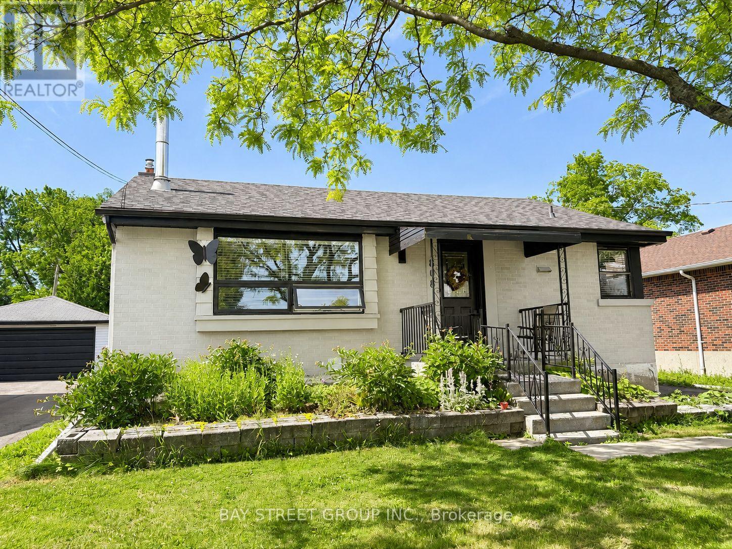 Bsmt - 808 Tenth Avenue, Hamilton, Ontario  L8T 2G6 - Photo 2 - X13486068