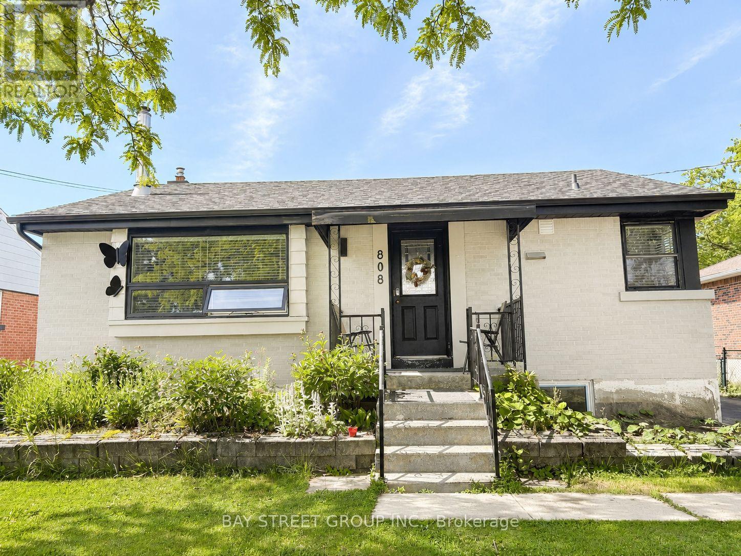 Bsmt - 808 Tenth Avenue, Hamilton, Ontario  L8T 2G6 - Photo 3 - X13486068
