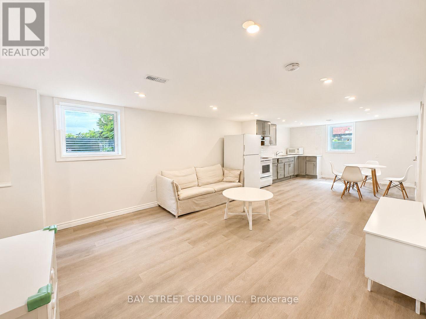 Bsmt - 808 Tenth Avenue, Hamilton, Ontario  L8T 2G6 - Photo 7 - X13486068