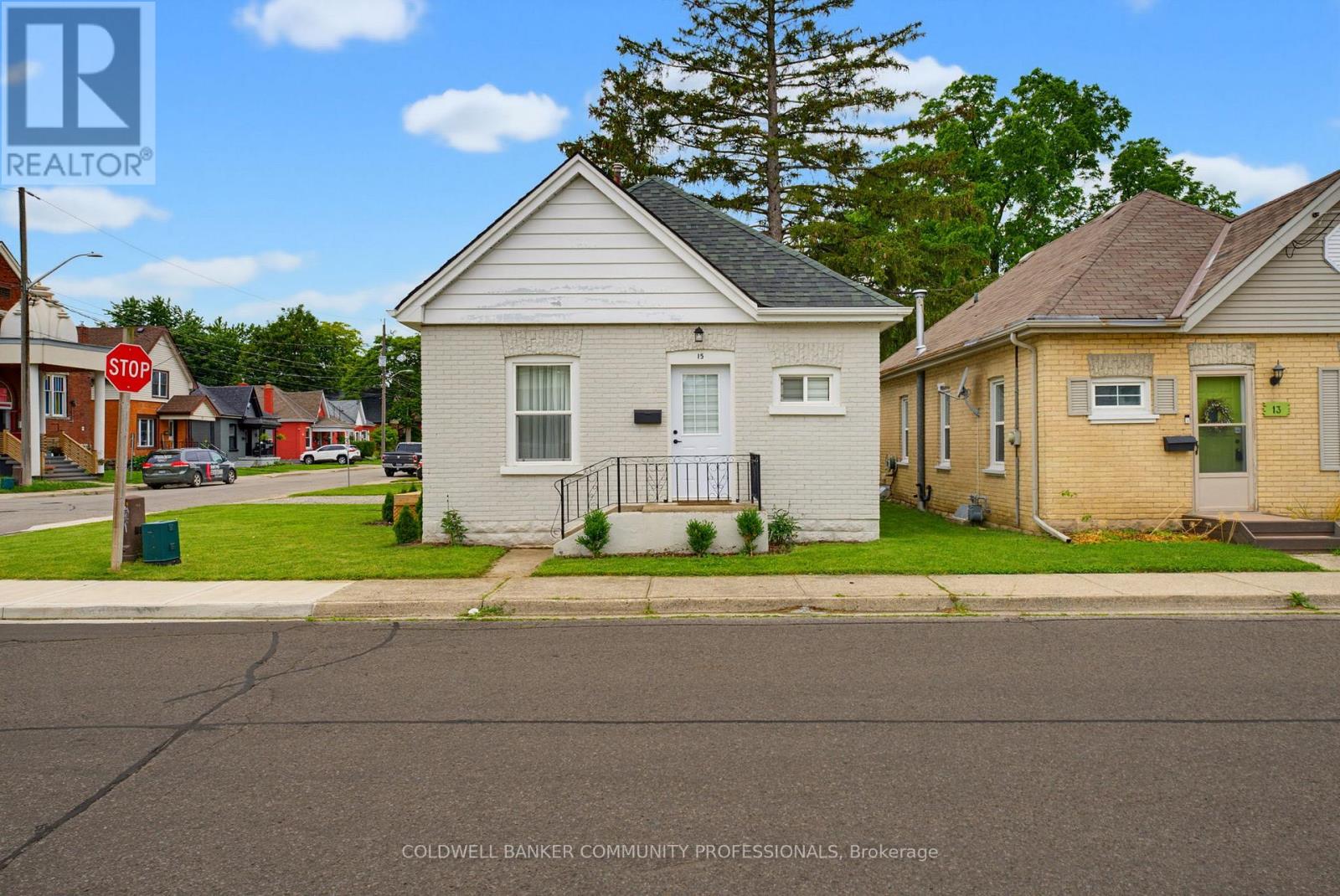 15 Gordon Street, Brantford, Ontario  N3S 2M7 - Photo 2 - X13484840