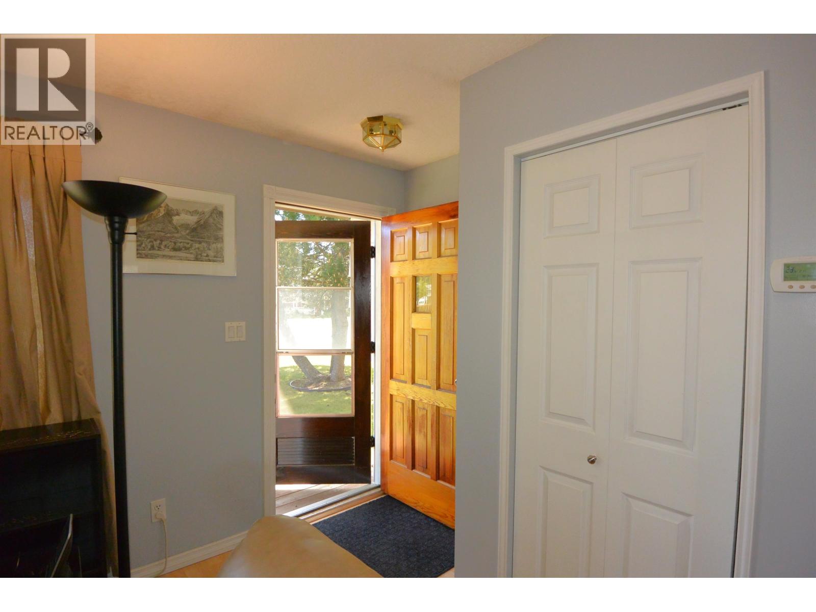 4131 7th Avenue, Smithers, British Columbia  V0J 2N0 - Photo 3 - R3139697
