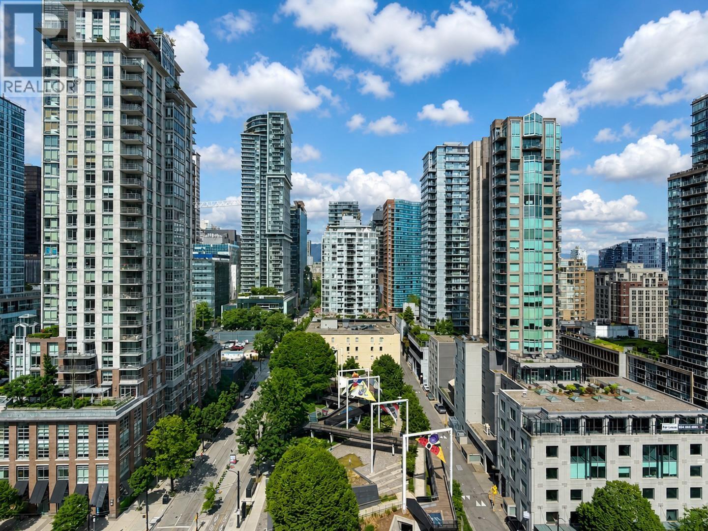 1702 928 RICHARDS STREET, Vancouver, British Columbia