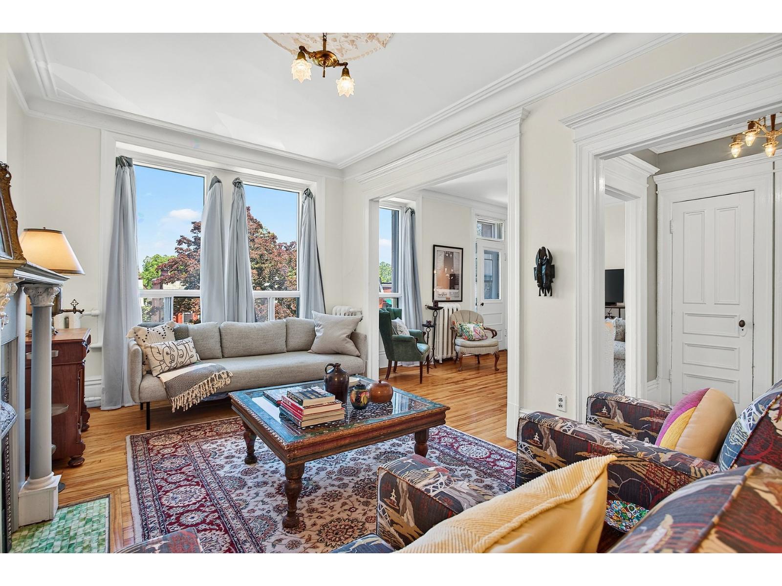 348 Av. Grosvenor Westmount Quebec Canada H3Z2M2 3