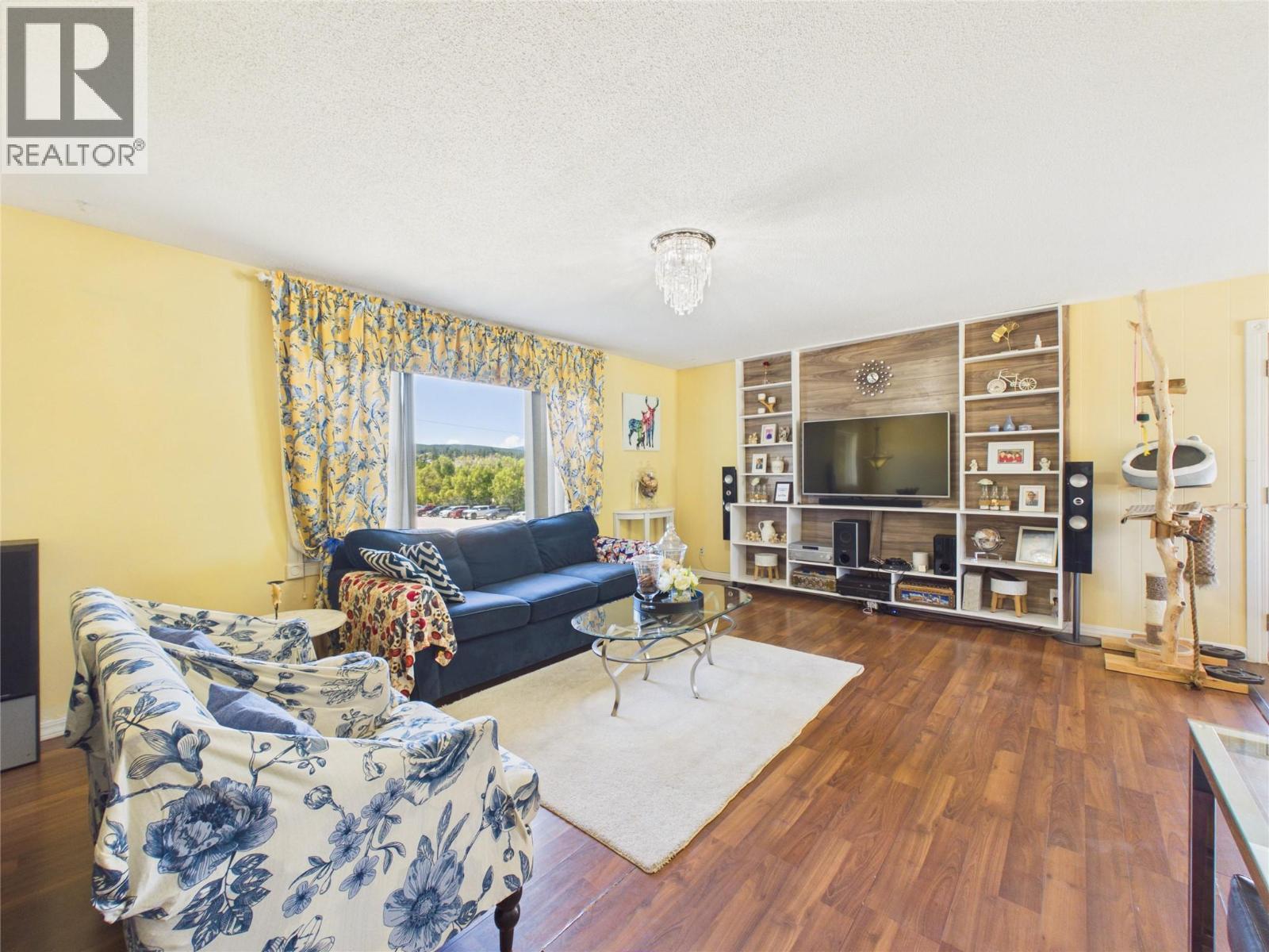 1700 5th Street S, Cranbrook, British Columbia  V1C 1J9 - Photo 3 - 10392352