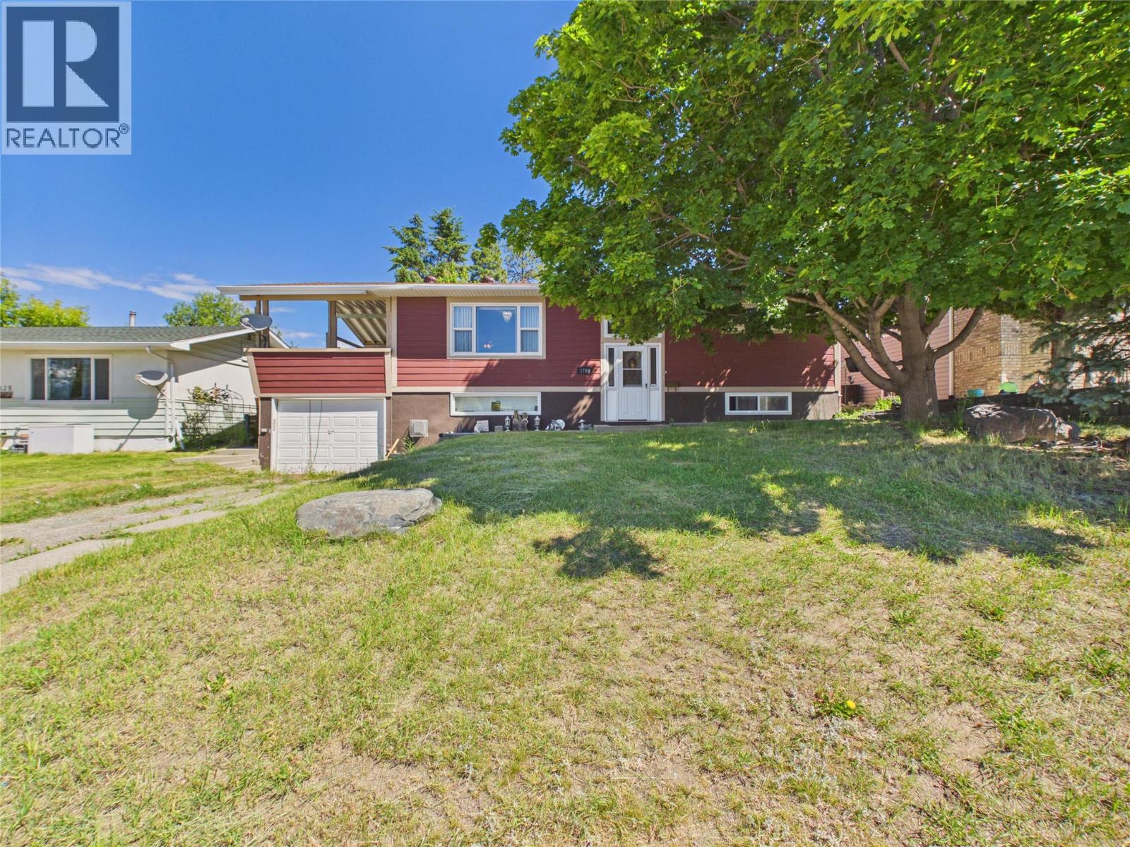 1700 5th Street S, Cranbrook, British Columbia  V1C 1J9 - Photo 2 - 10392352