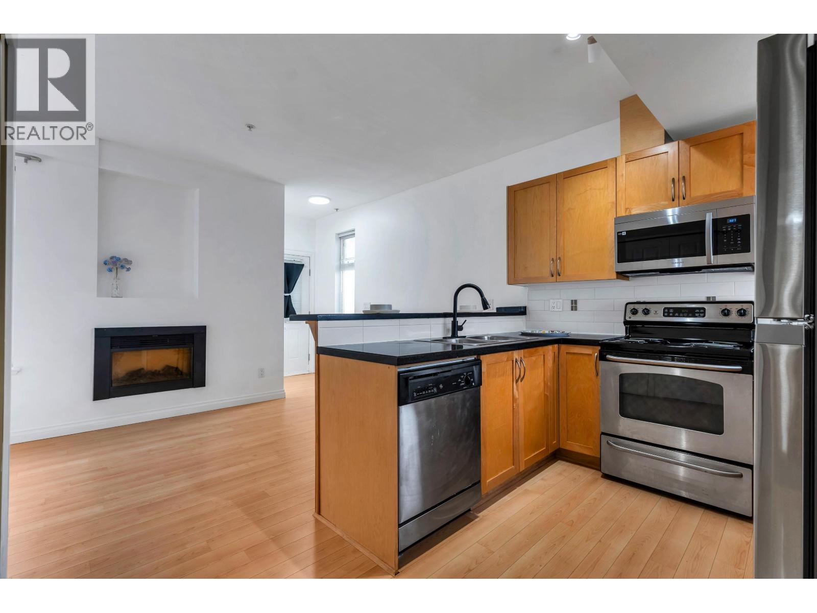 119 7333 16th Avenue, Burnaby, British Columbia  V3N 0A8 - Photo 9 - R3138872