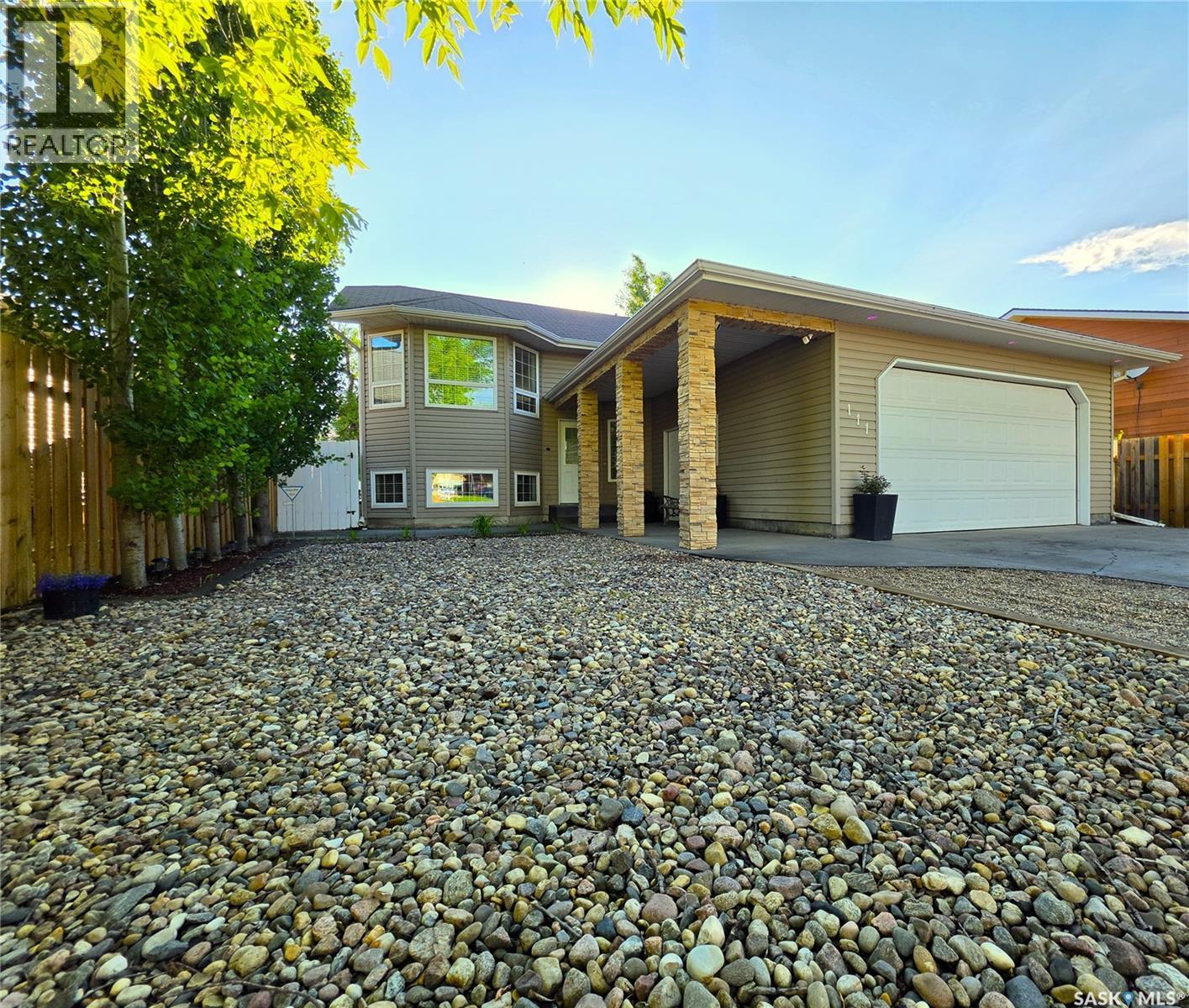 111 2nd STREET E, Meadow Lake, Saskatchewan