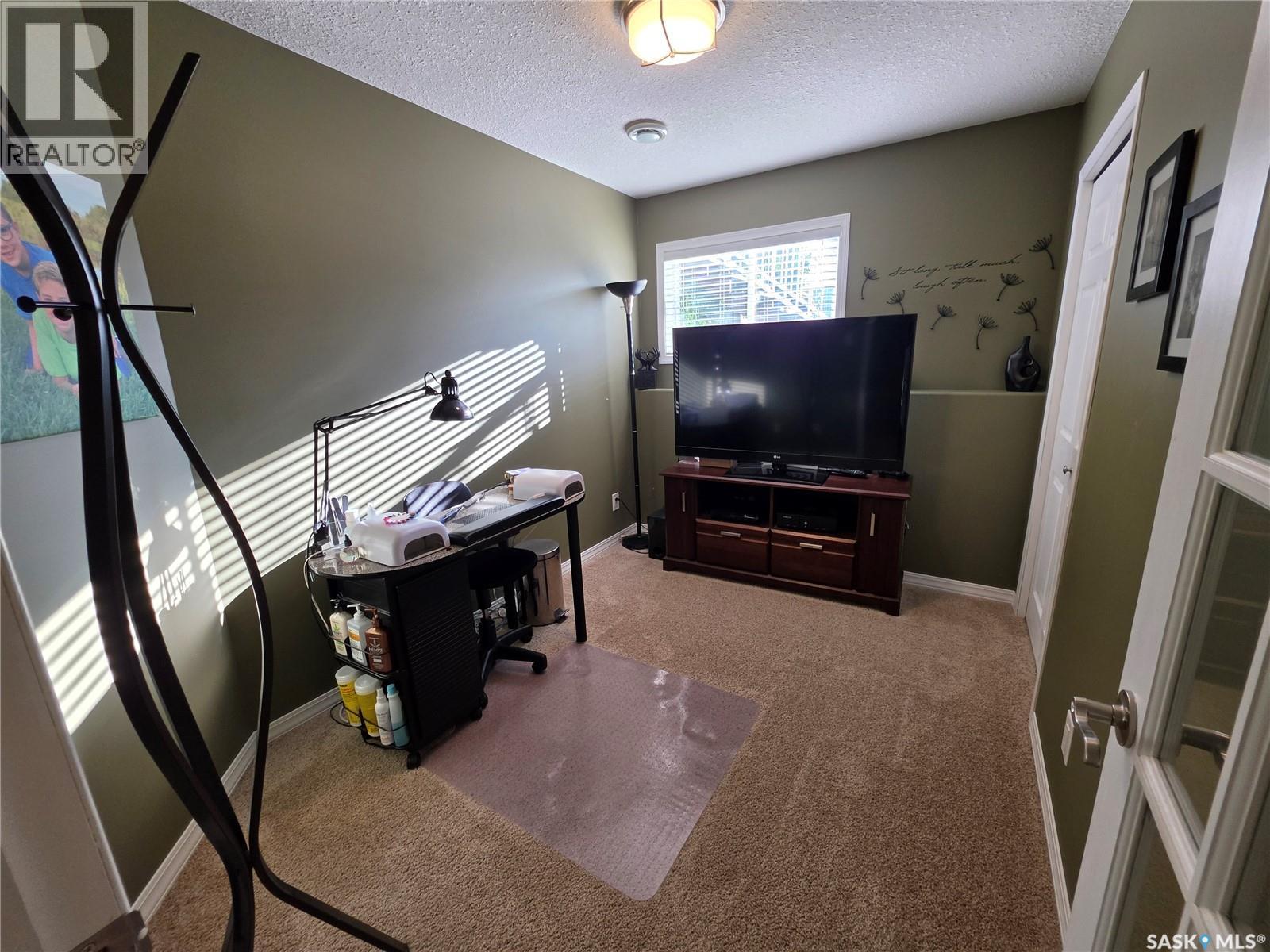 111 2nd Street E, Meadow Lake, Saskatchewan  S9X 1G4 - Photo 16 - SK040593