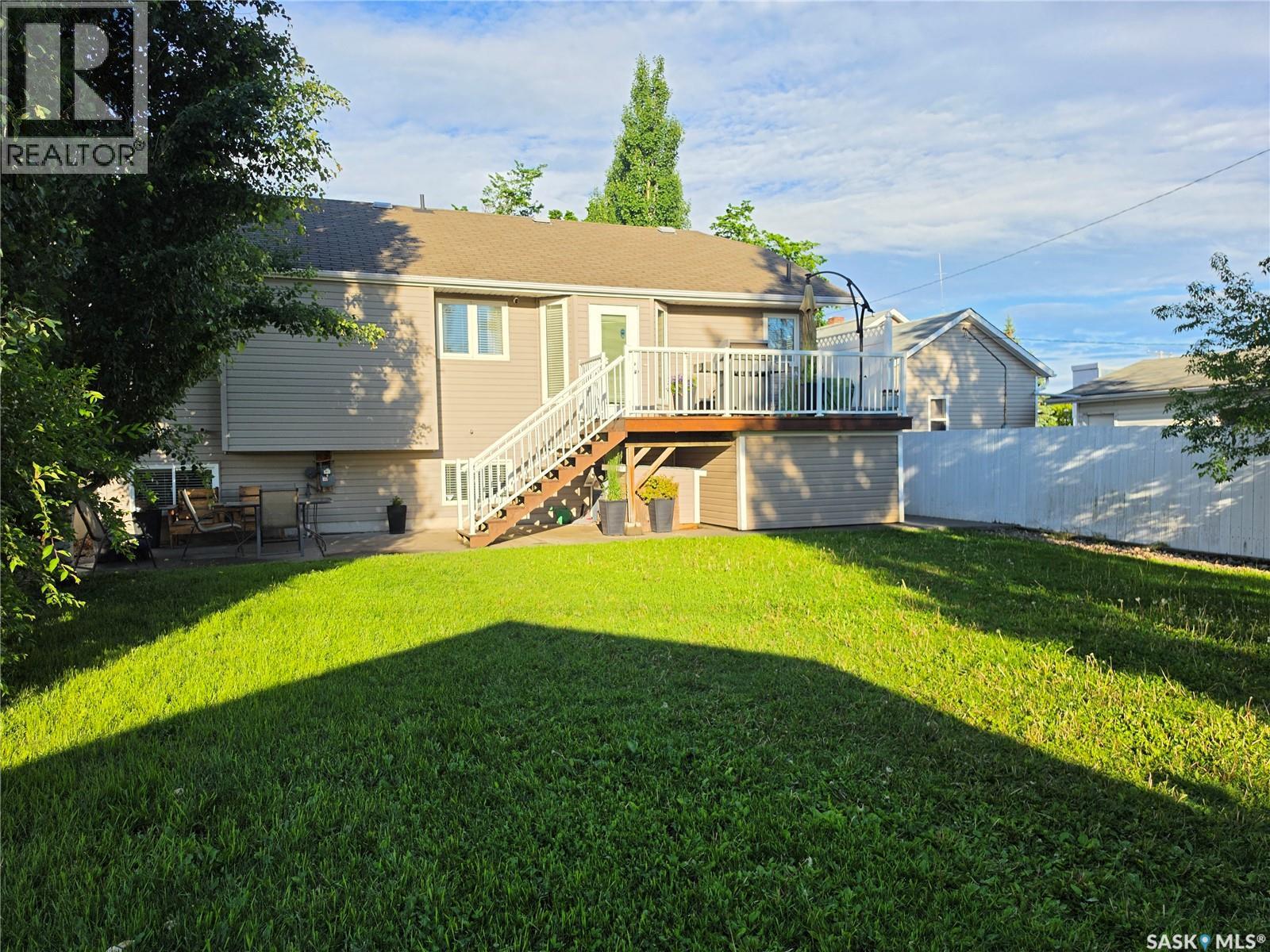 111 2nd Street E, Meadow Lake, Saskatchewan  S9X 1G4 - Photo 22 - SK040593