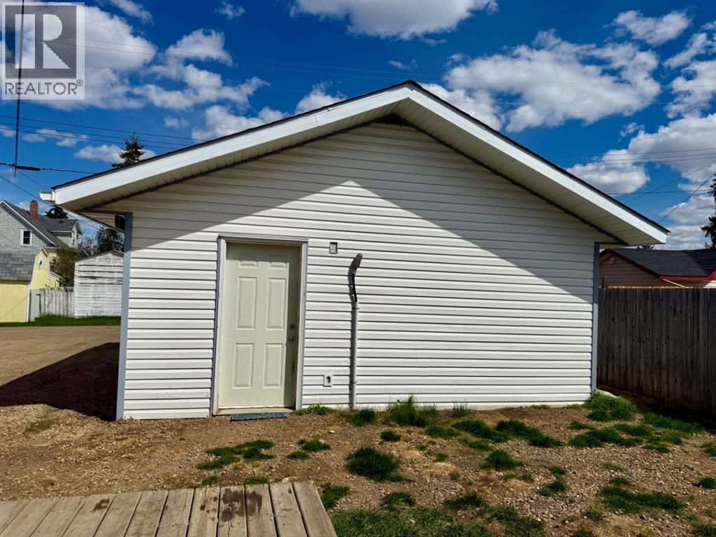 4643 52 Street, Rycroft, Alberta  T0H 3A0 - Photo 34 - A2312502