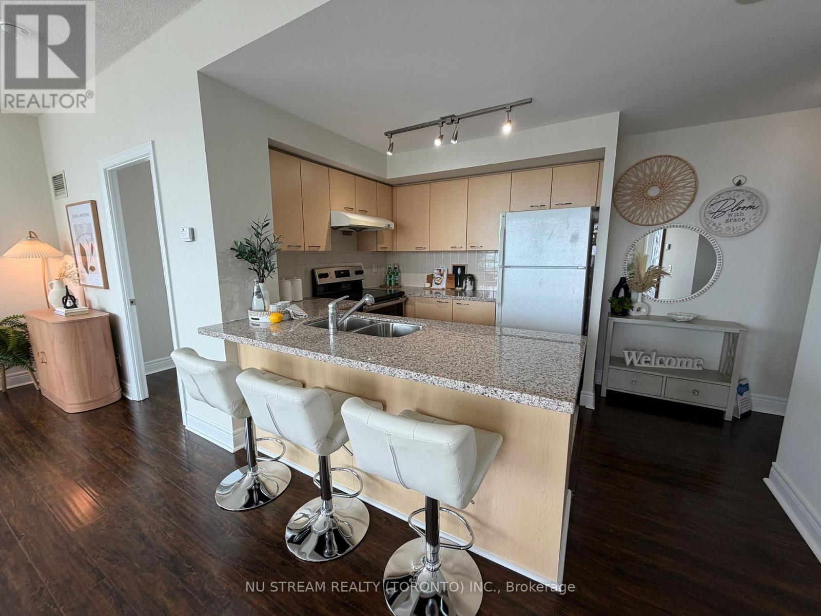 1020 - 62 Suncrest Boulevard, Markham, Ontario  L3T 7Y6 - Photo 4 - N13484316