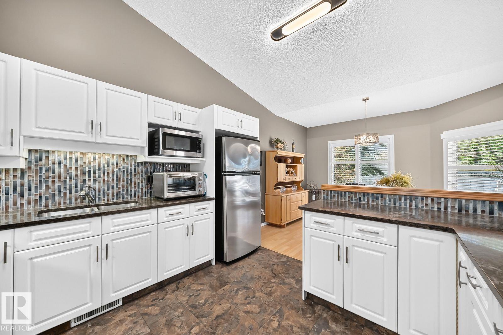 27 Estates Ct, Sherwood Park, Alberta  T8A 1M9 - Photo 12 - E4495448