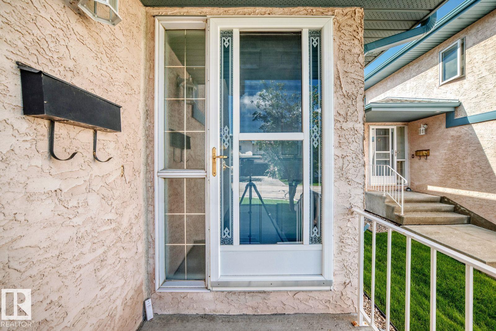 27 Estates Ct, Sherwood Park, Alberta  T8A 1M9 - Photo 4 - E4495448