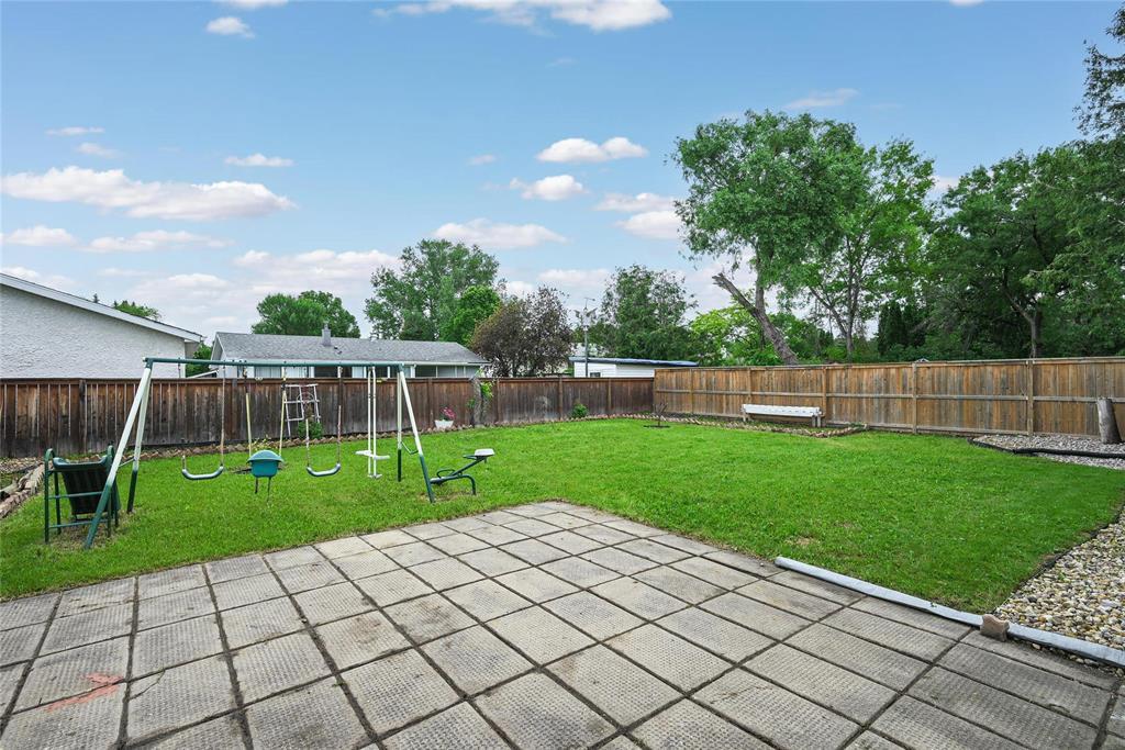 88 Wadham Bay, Winnipeg, Manitoba  R3T 3K3 - Photo 2 - 202614783