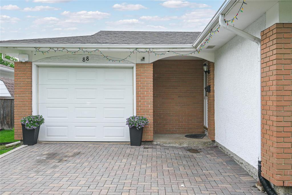88 Wadham Bay, Winnipeg, Manitoba  R3T 3K3 - Photo 1 - 202614783